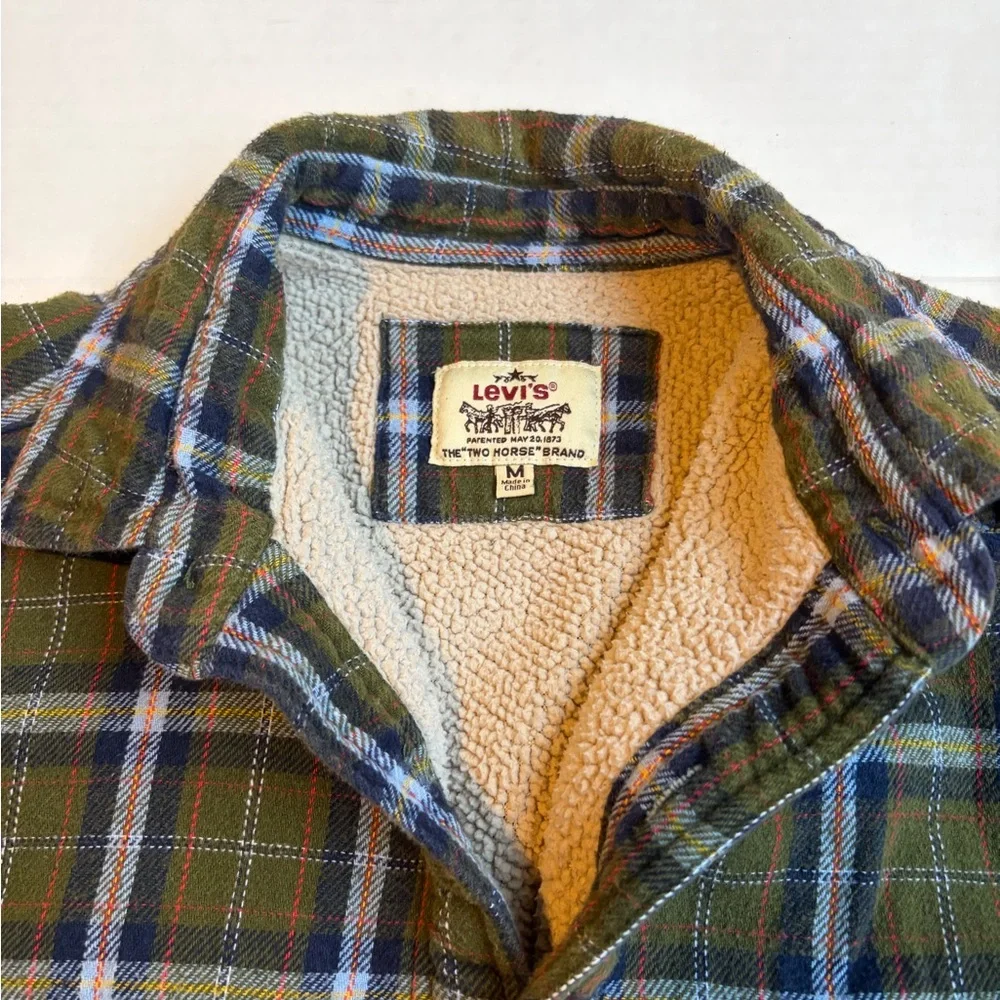 Levi's Olive Plaid Sherpa-Lined Button-Down Shirt - Picture 3 of 5